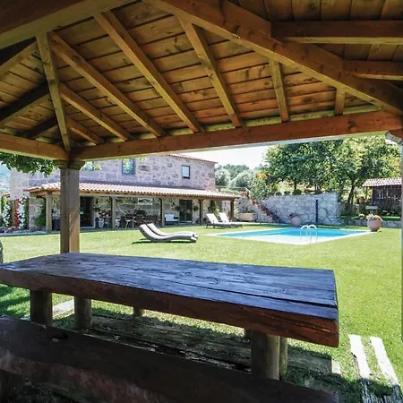 Villa Sleeps 8 Wifi Beiral do Lima