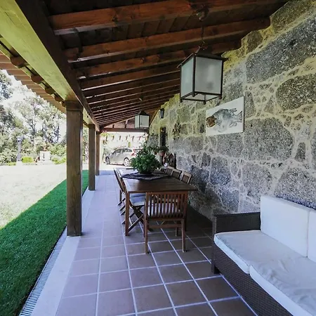 Villa Sleeps 8 Wifi Beiral do Lima